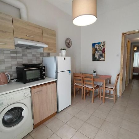 Elegant Central Apartment In Volos Exterior foto